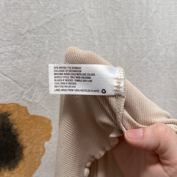 Women’s wild fable Cream Colored Embroidered Sloth Crop Top. Size M. - Picture 8 of 9